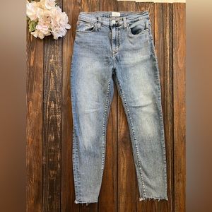 HUDSON Blair Super Skinny Jeans Size 28